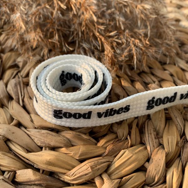 Bedruckte Kordel mit "good vibes"