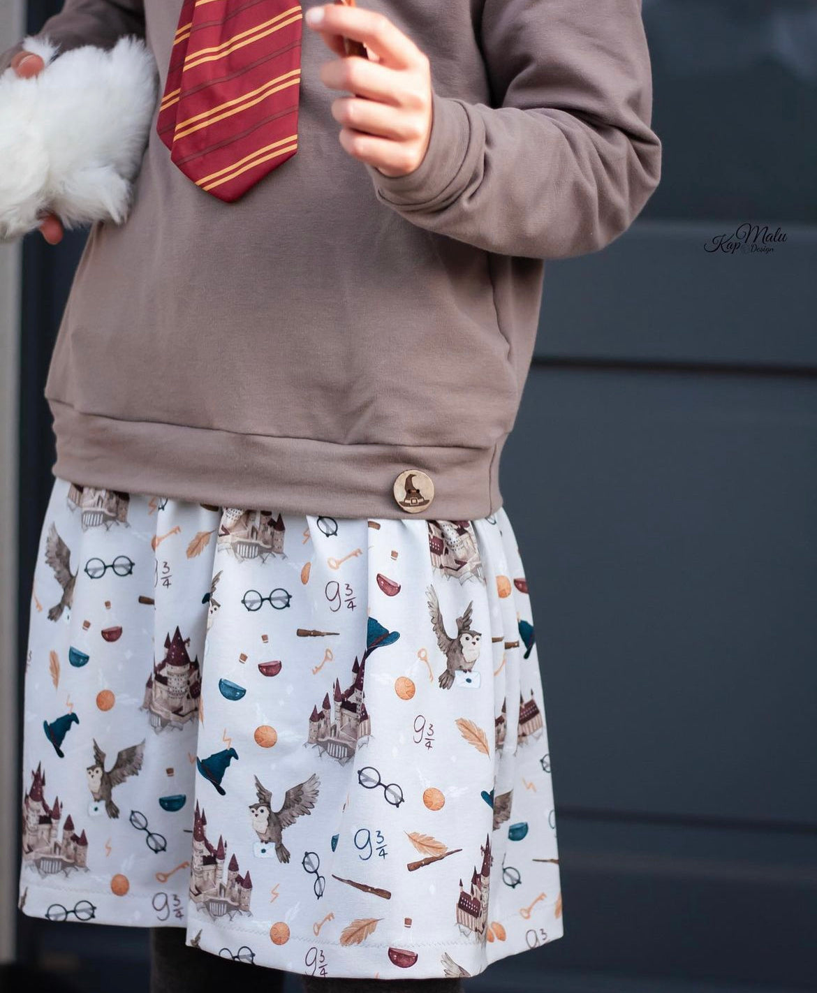 Magische Schule Grau