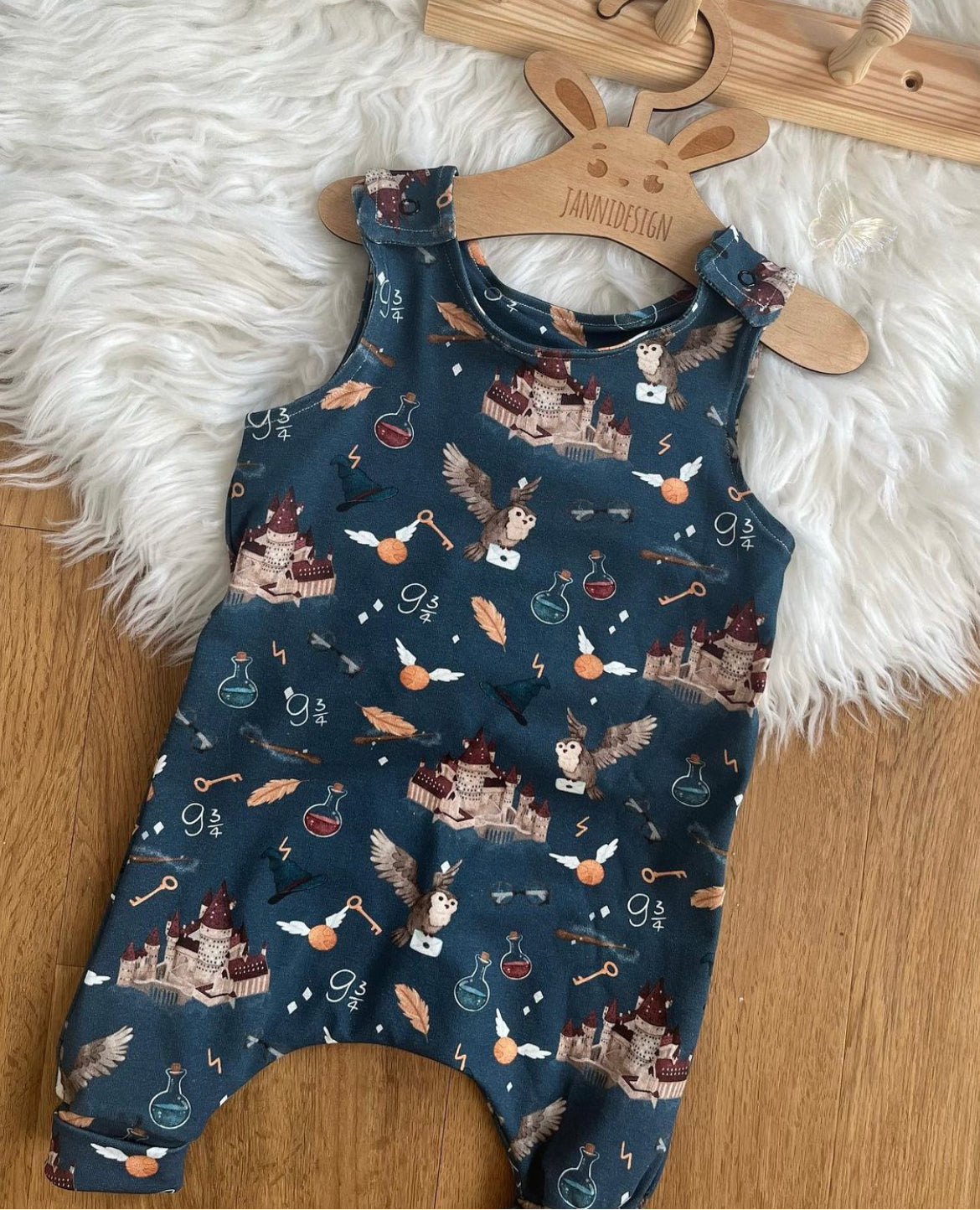 Magische Schule Dunkelblau