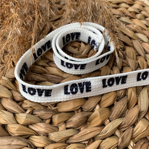 Bedruckte Kordel mit "LOVE"
