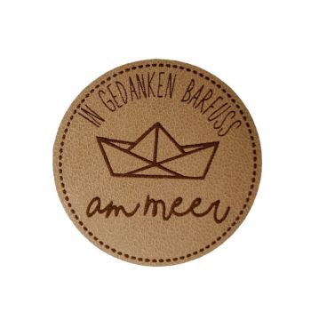 Kunstleder Patch In Gedanken Barfuss am Meer