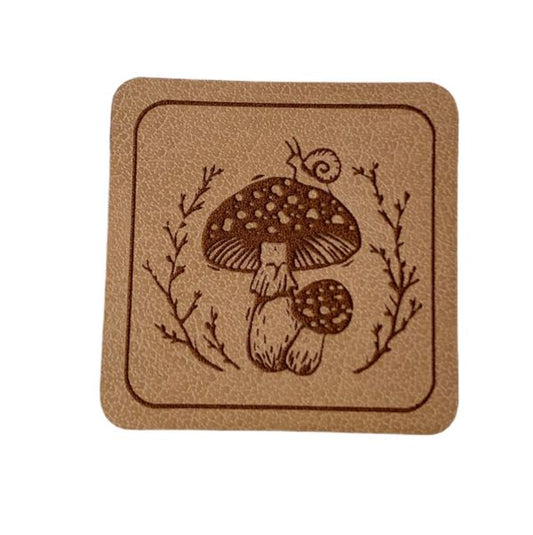 Kunstleder Patch mit Schnecke auf Pilz